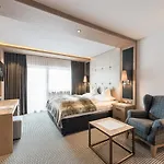 Hochfirst Luxury Mountain فندق