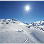 Hochfirst Luxury Mountain فندق اوبرغورغل